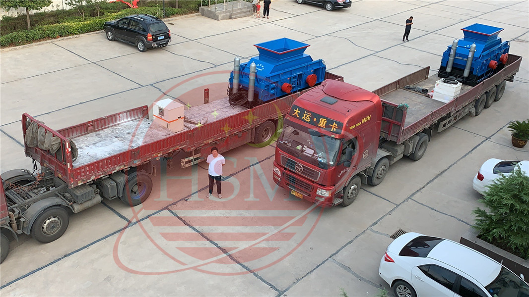 大型全自動(dòng)液壓對輥破碎機(jī)